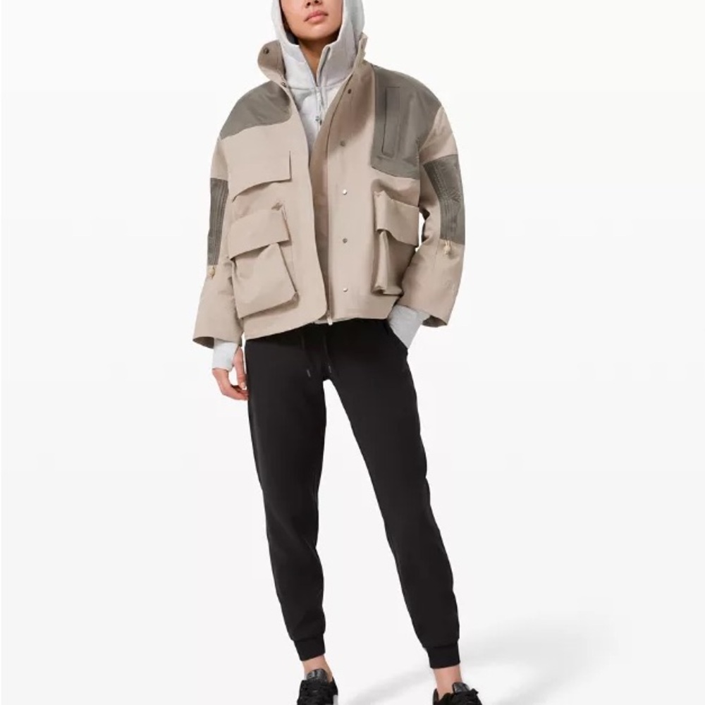 NWT Lululemon Gathering Storm Short Jacket